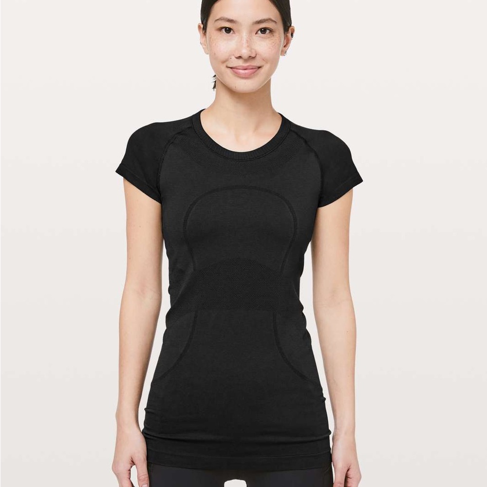 Lululemon Swiftly Tech Short Sleeve 2.0 Black Size 8